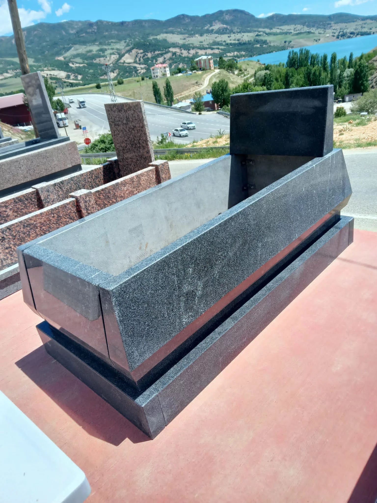 Kırmızıtoprak Mermer Tunceli Mezar Yapımı - İletişim