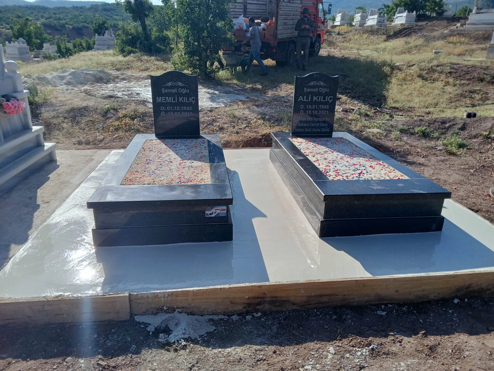 KırmızıToprak Merme, Tunceli Mezar Yapımı